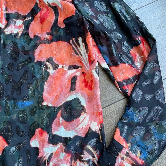 Guess Printed Blouse - Picture 6 of 6